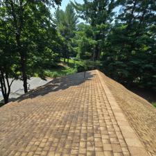 Outstanding-Commercial-Roof-Cleaning-in-Pittsfield-MA 1